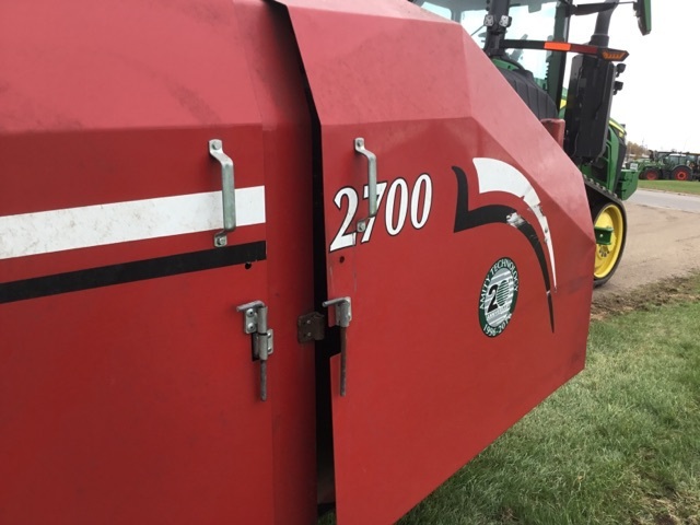 2016 Amity 2700 Beet Equipment