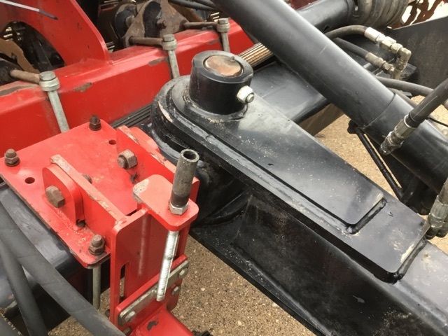 2016 Amity 2700 Beet Equipment