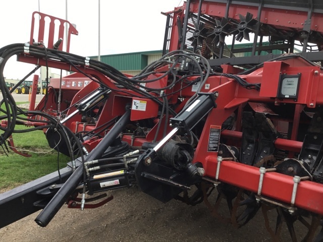 2016 Amity 2700 Beet Equipment