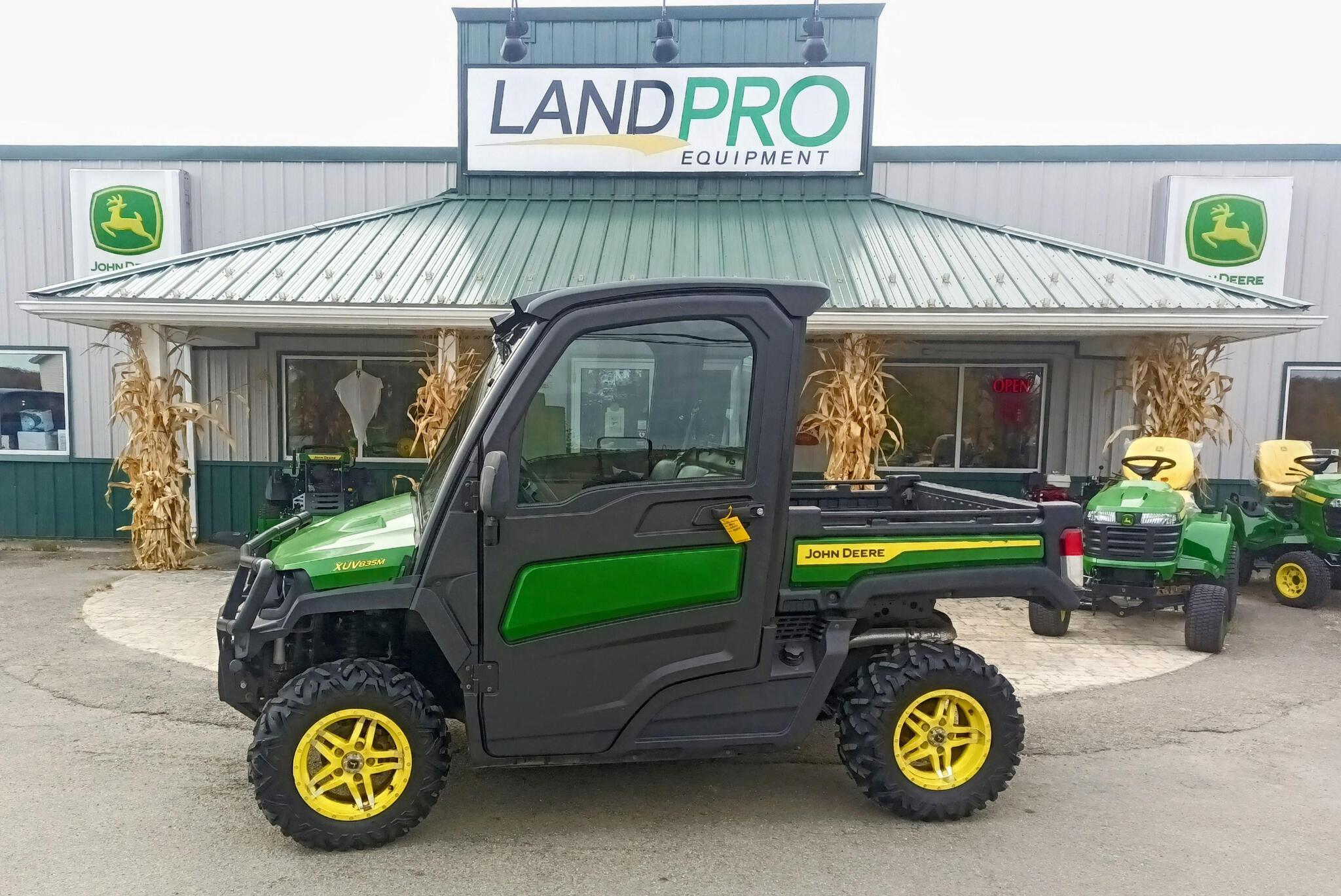 2023 John Deere XUV 835M ATVs and Utility Vehicle