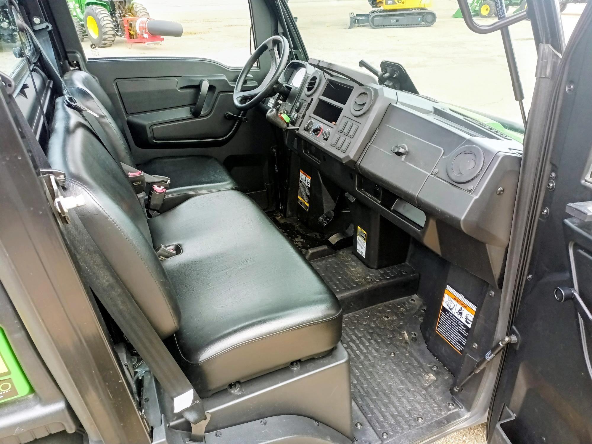 2023 John Deere XUV 835M ATVs and Utility Vehicle