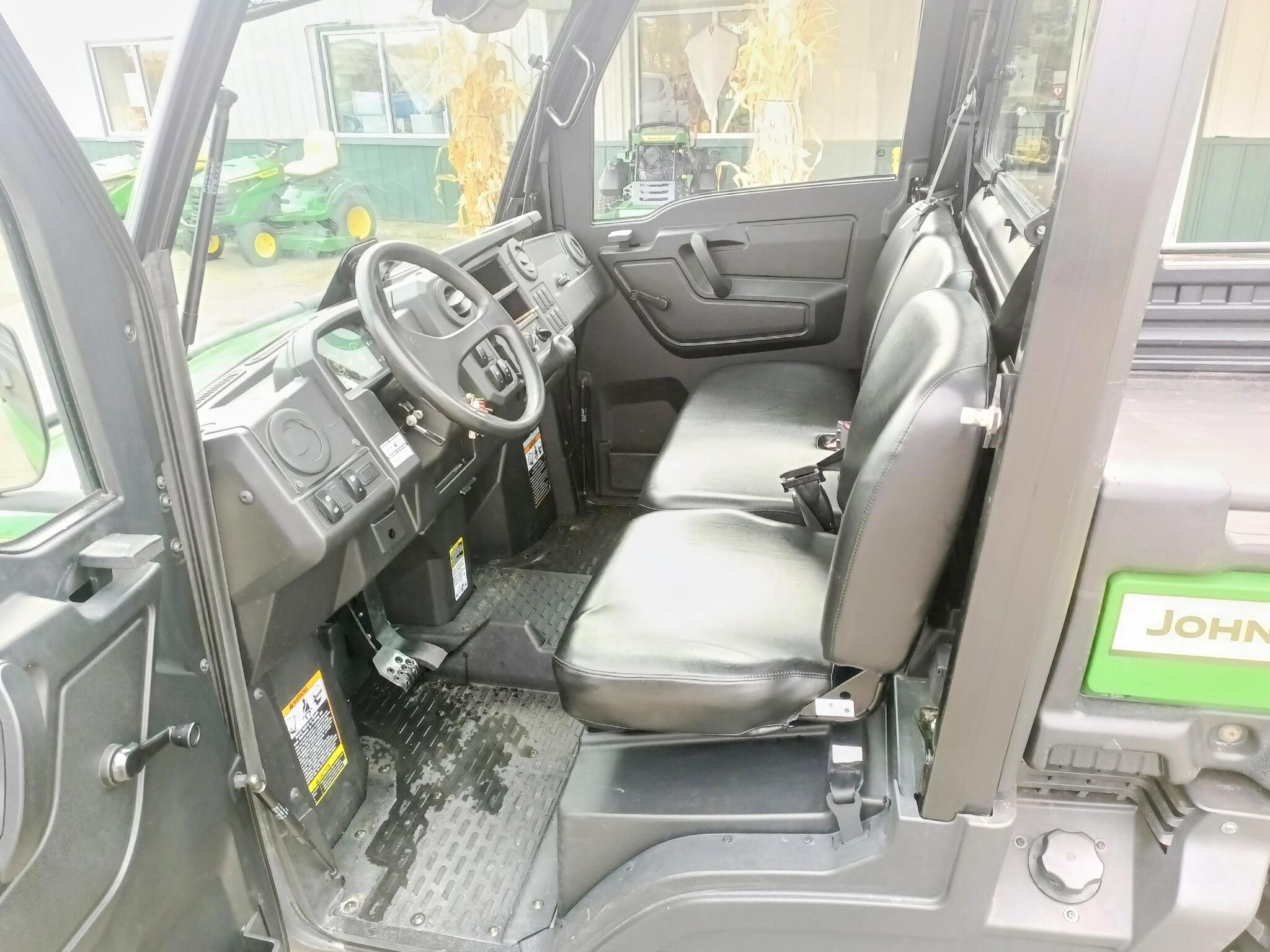 2023 John Deere XUV 835M ATVs and Utility Vehicle