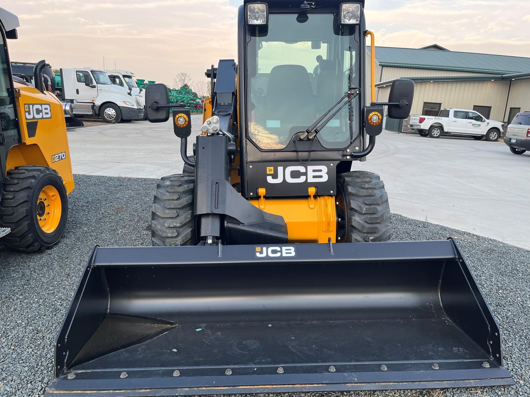 2025 JCB 270 Skid Steer