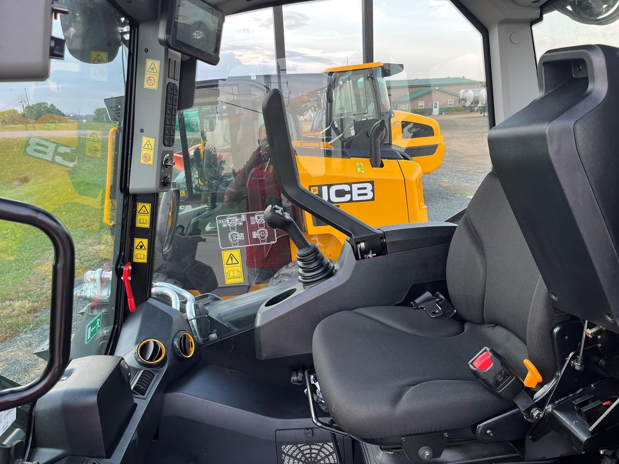 2025 JCB 270 Skid Steer