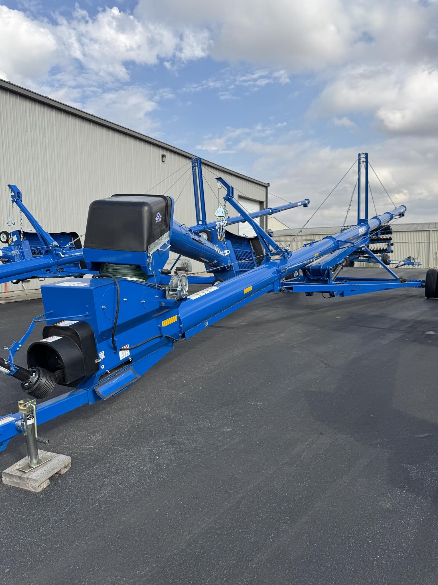 2023 Brandt 1370XL+ Augers and Conveyor