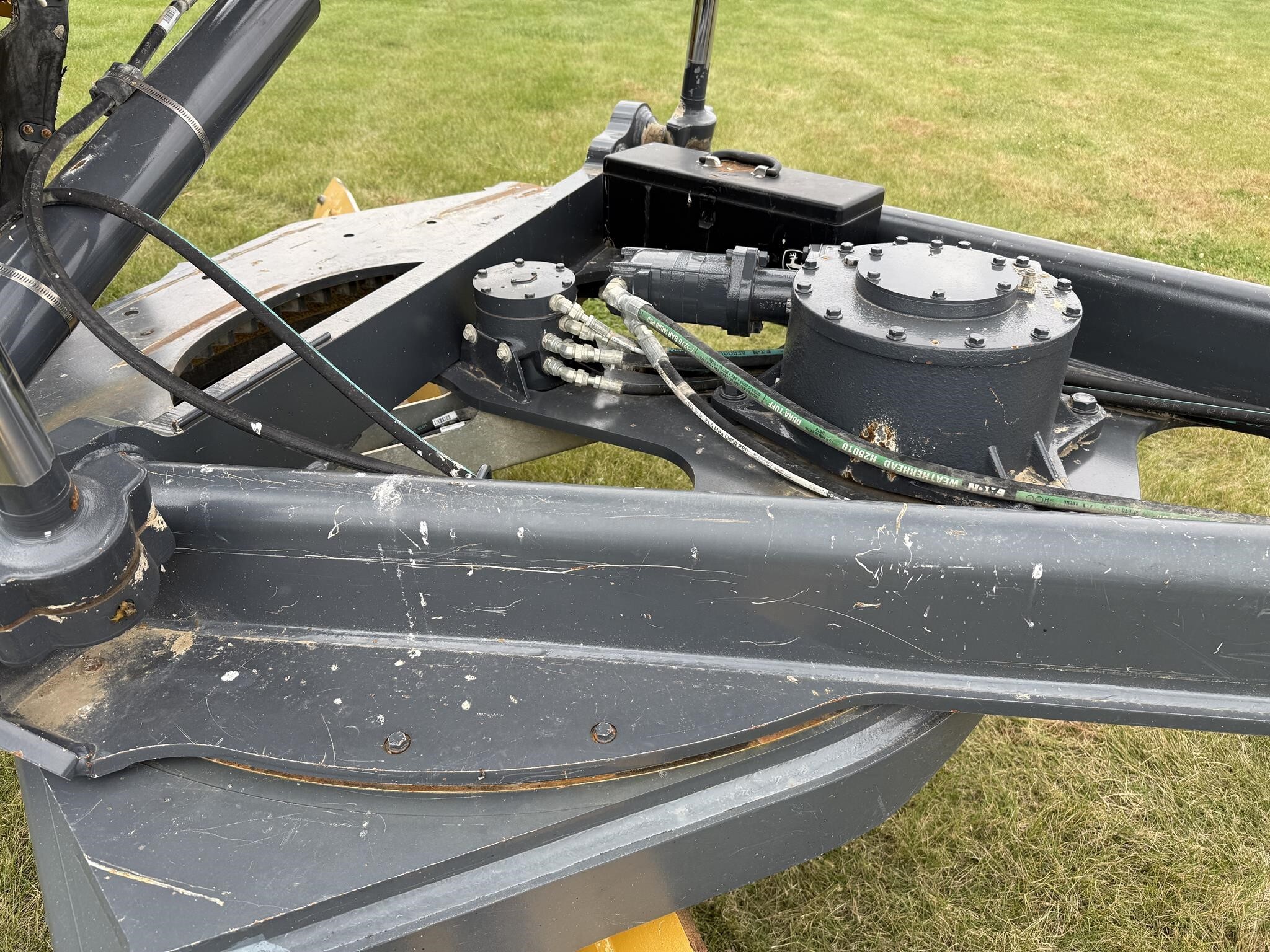 2018 Deere 770G Compacting and Paving