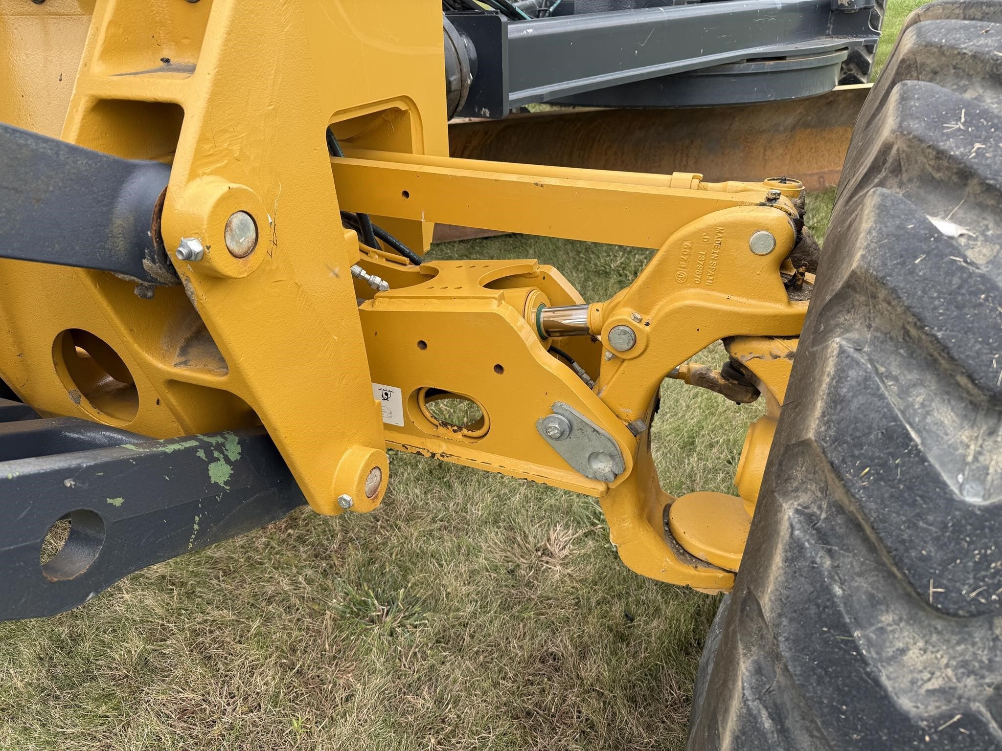 2018 Deere 770G Compacting and Paving