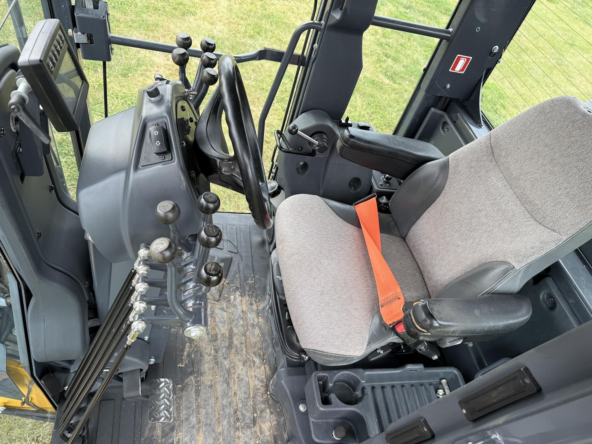 2018 Deere 770G Compacting and Paving