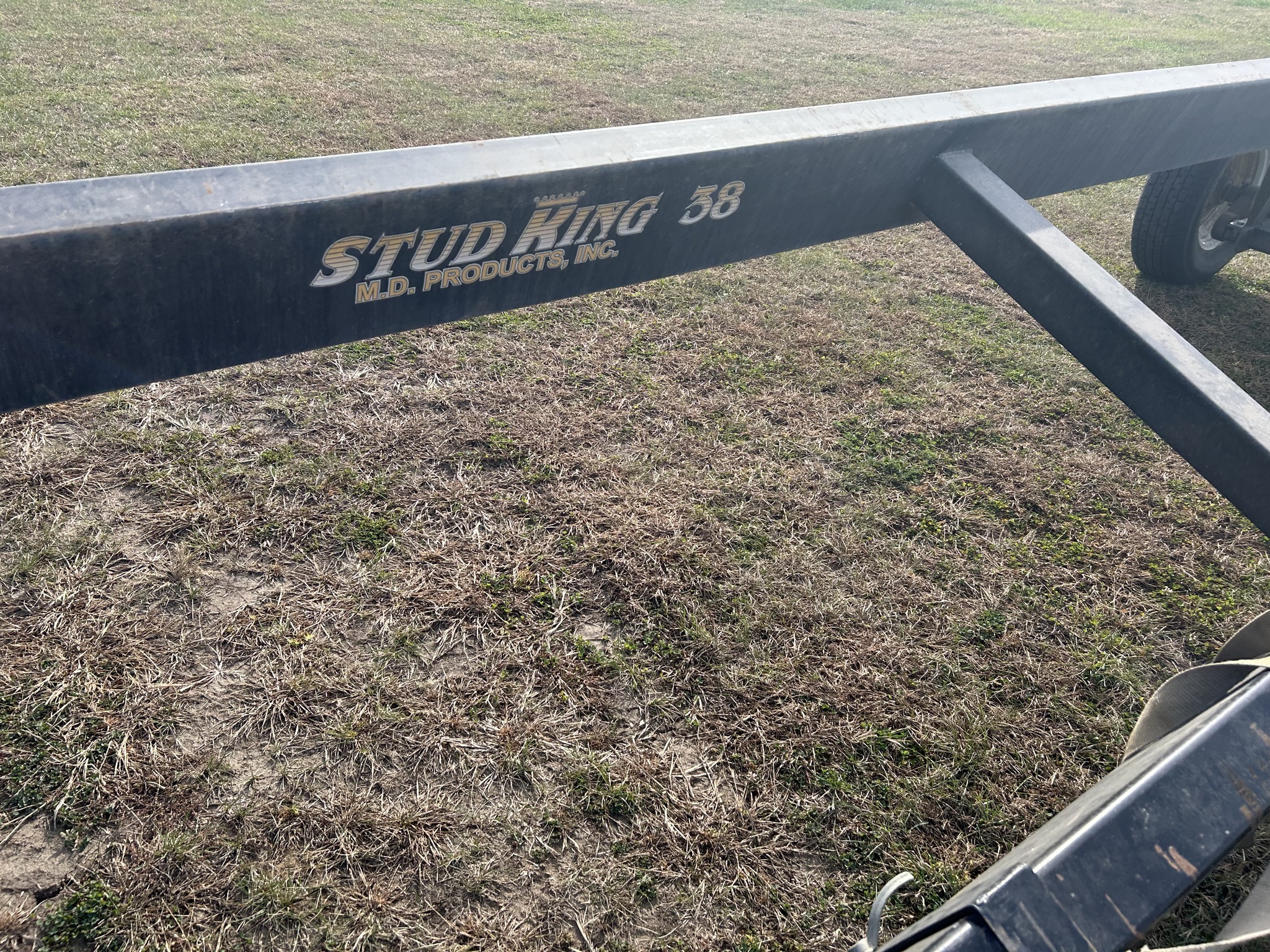 2010 MD Products Stud King 38 Header Trailer