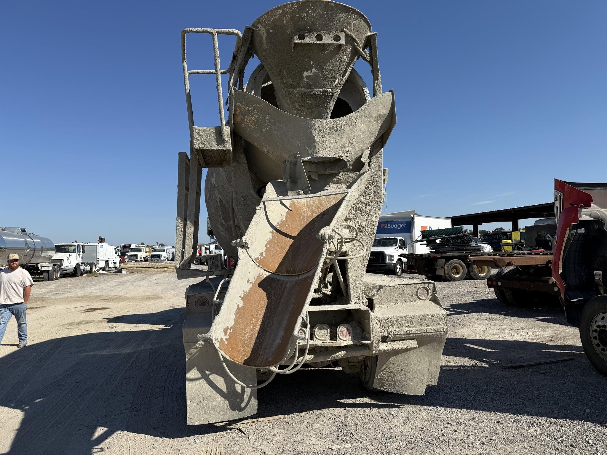 2012 Mack GRANITE GU813 Semi Trucks/Trailer