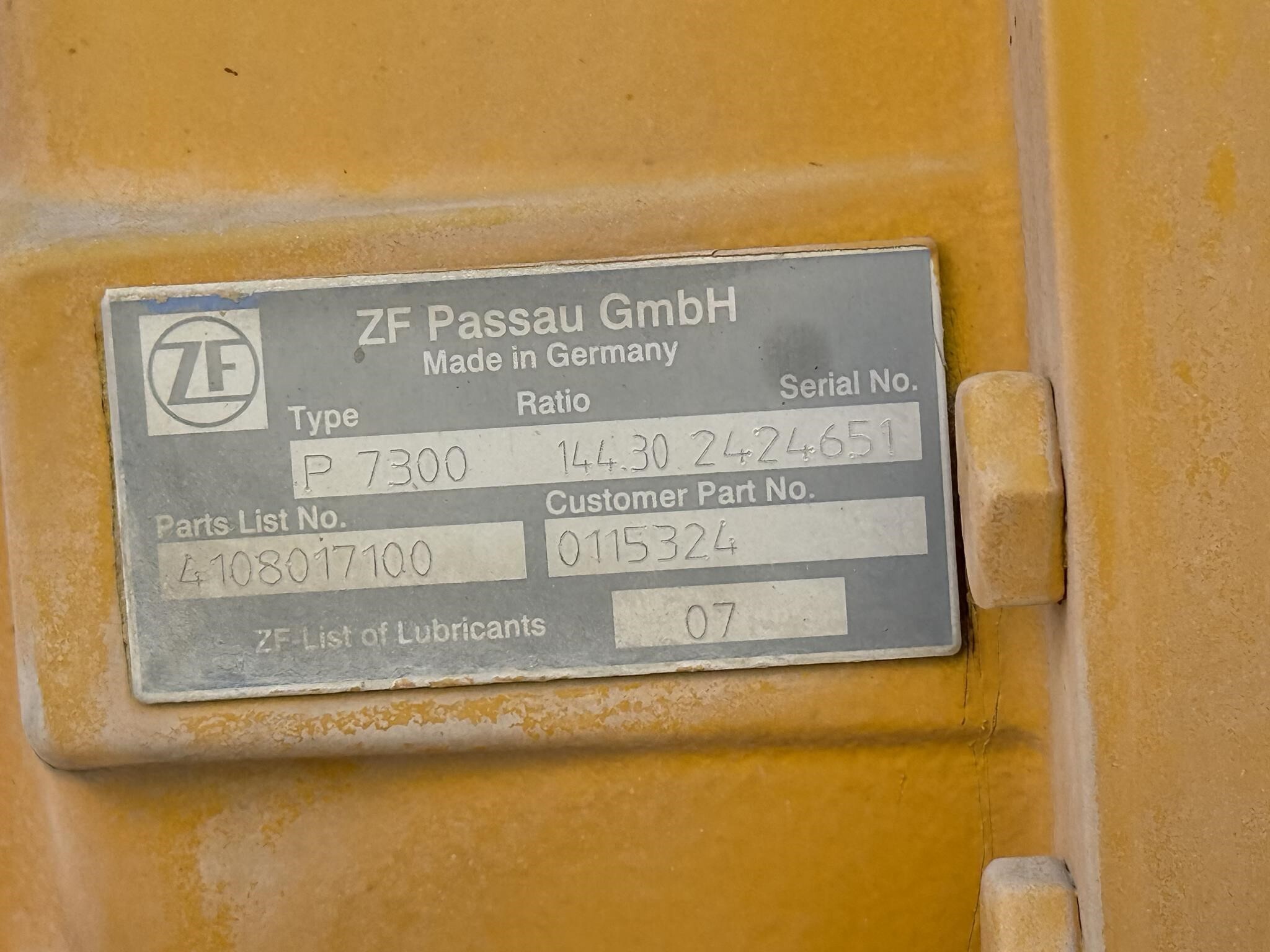 2012 Mack GRANITE GU813 Semi Trucks/Trailer