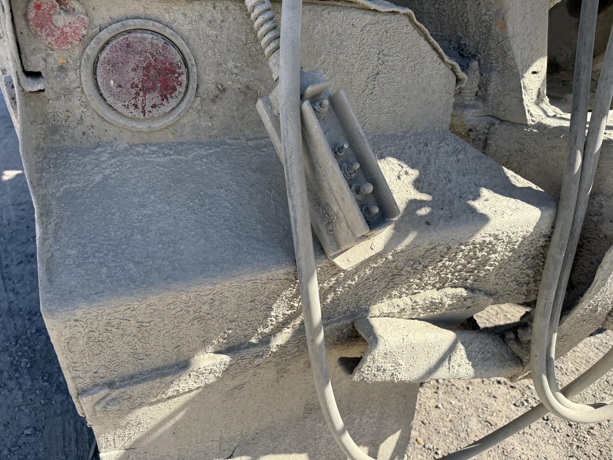 2012 Mack GRANITE GU813 Semi Trucks/Trailer