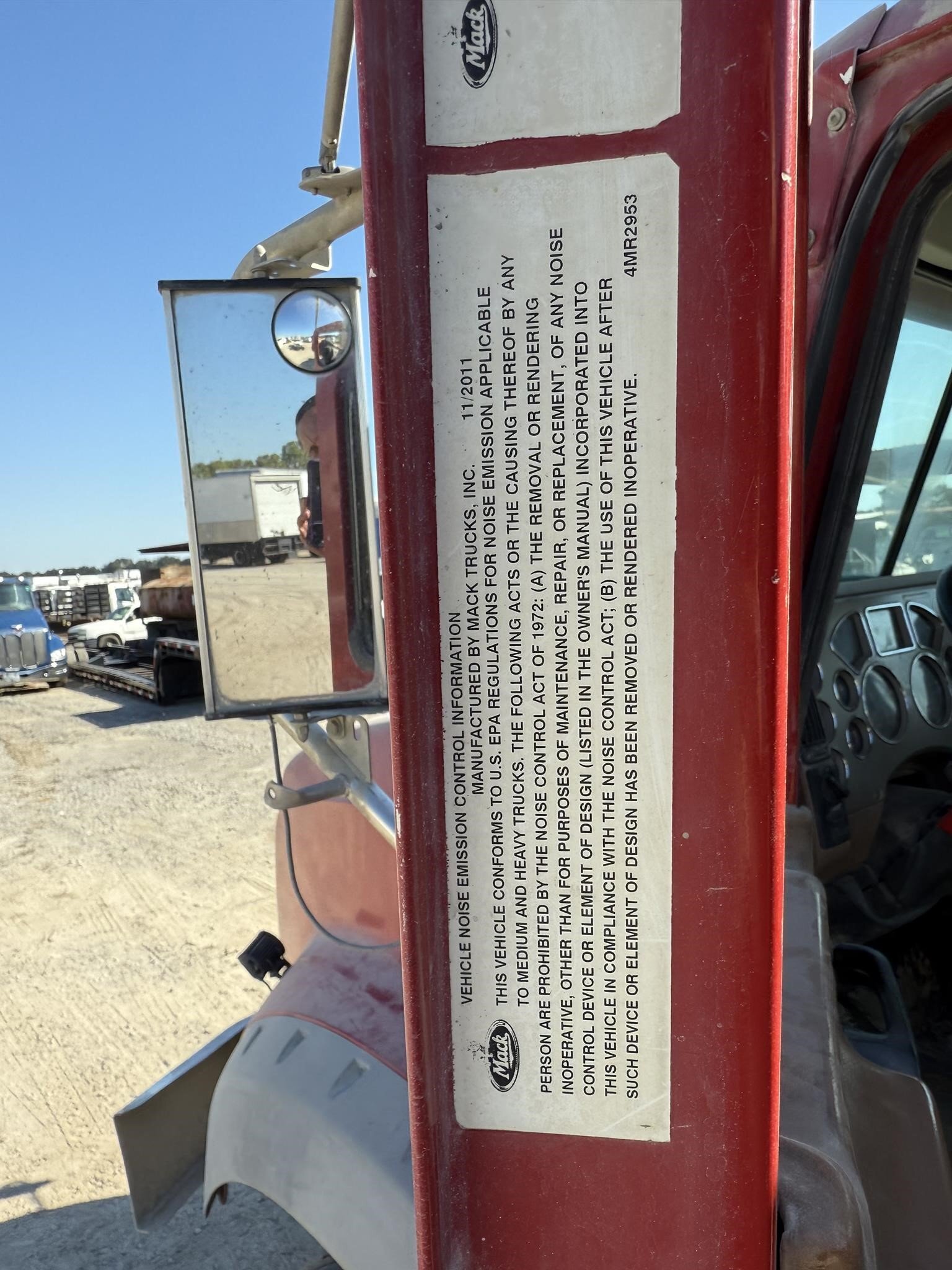 2012 Mack GRANITE GU813 Semi Trucks/Trailer