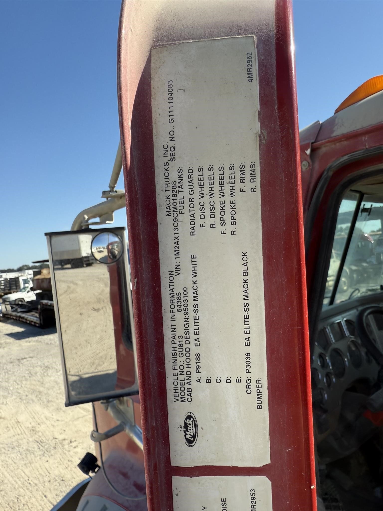 2012 Mack GRANITE GU813 Semi Trucks/Trailer