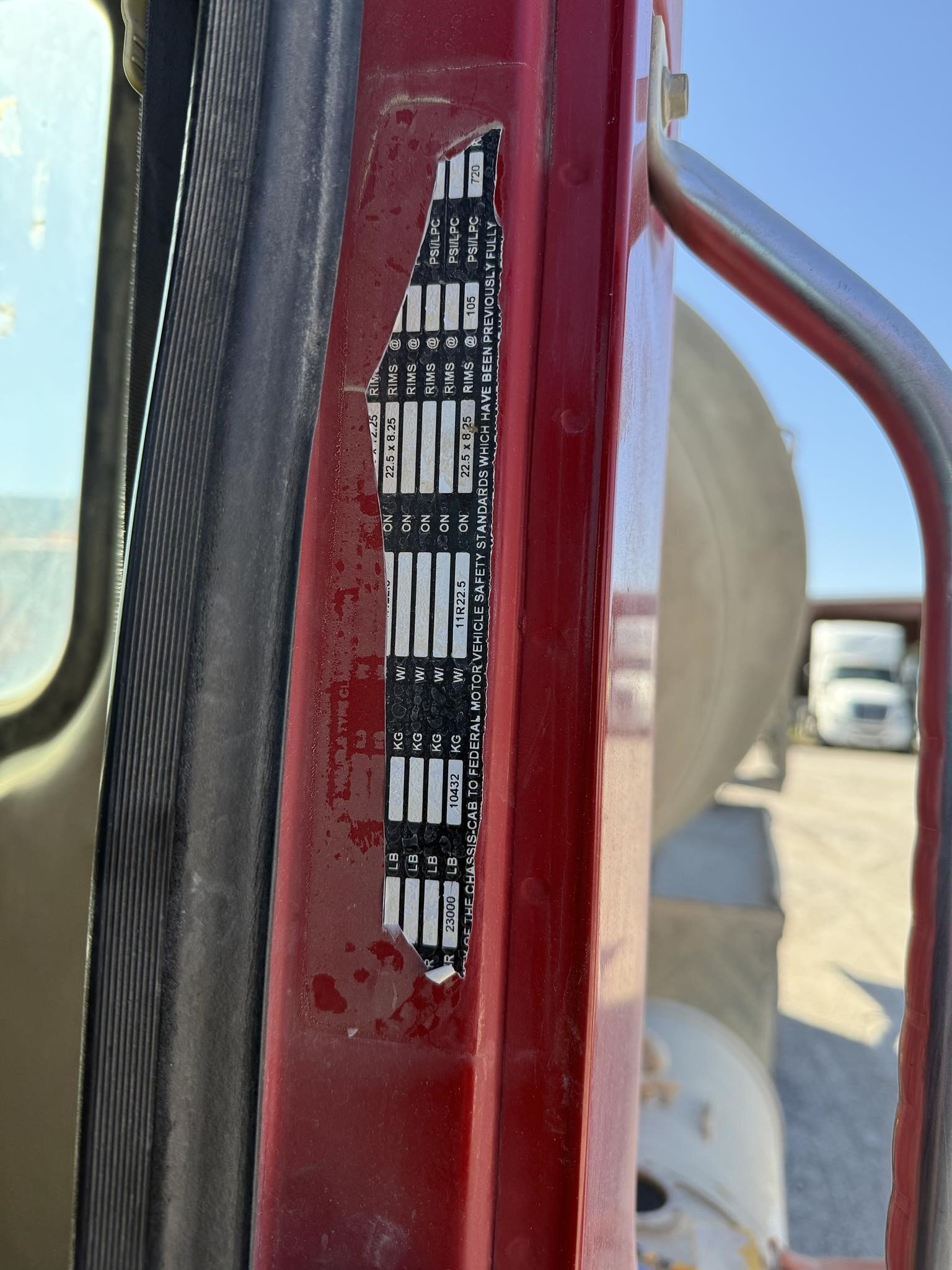 2012 Mack GRANITE GU813 Semi Trucks/Trailer