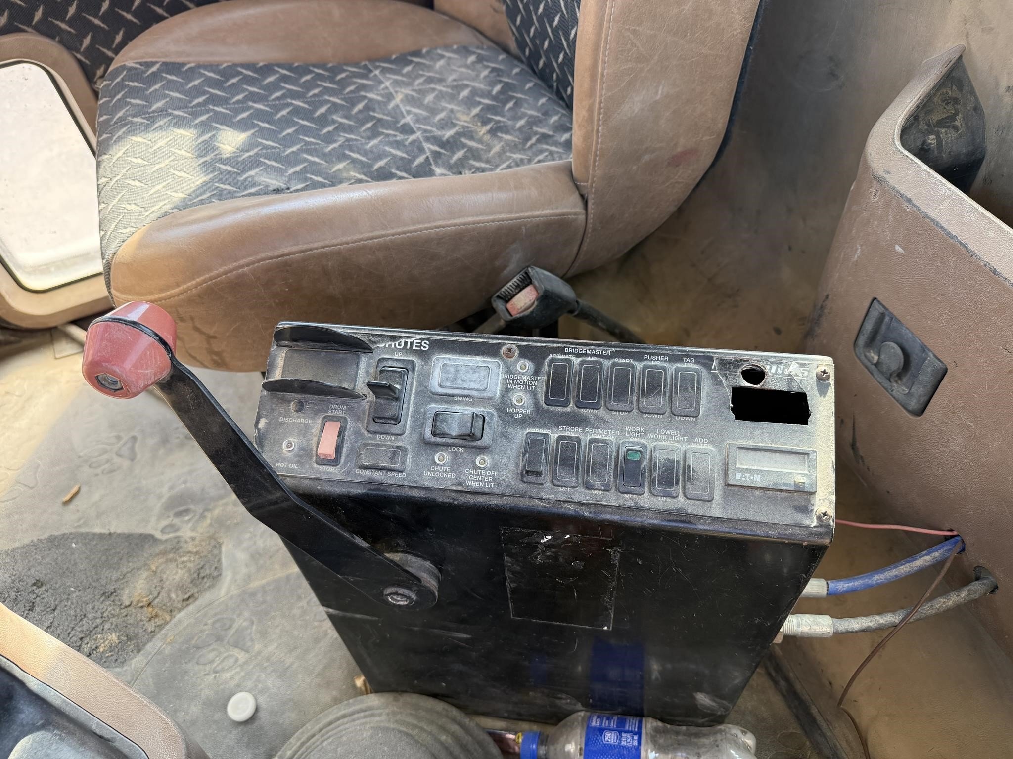 2012 Mack GRANITE GU813 Semi Trucks/Trailer