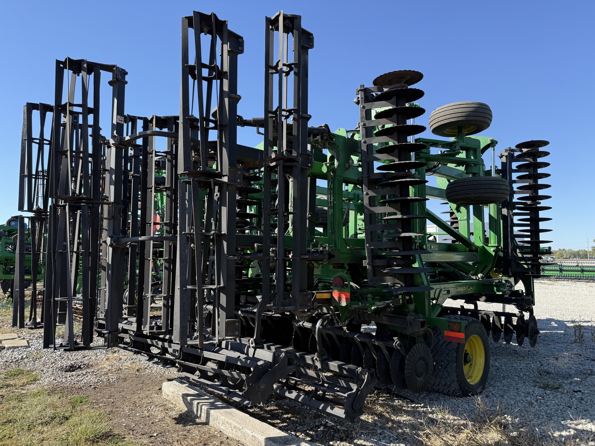 2021 John Deere 2660VT Vertical Tillage