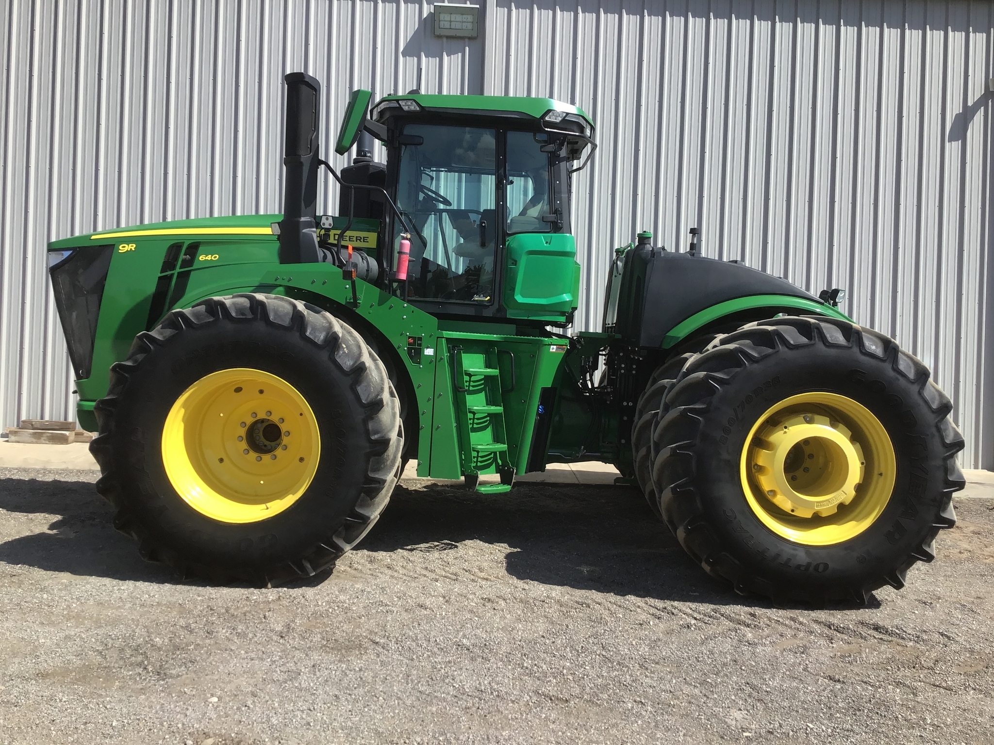 2022 John Deere 9R 640 Tractor