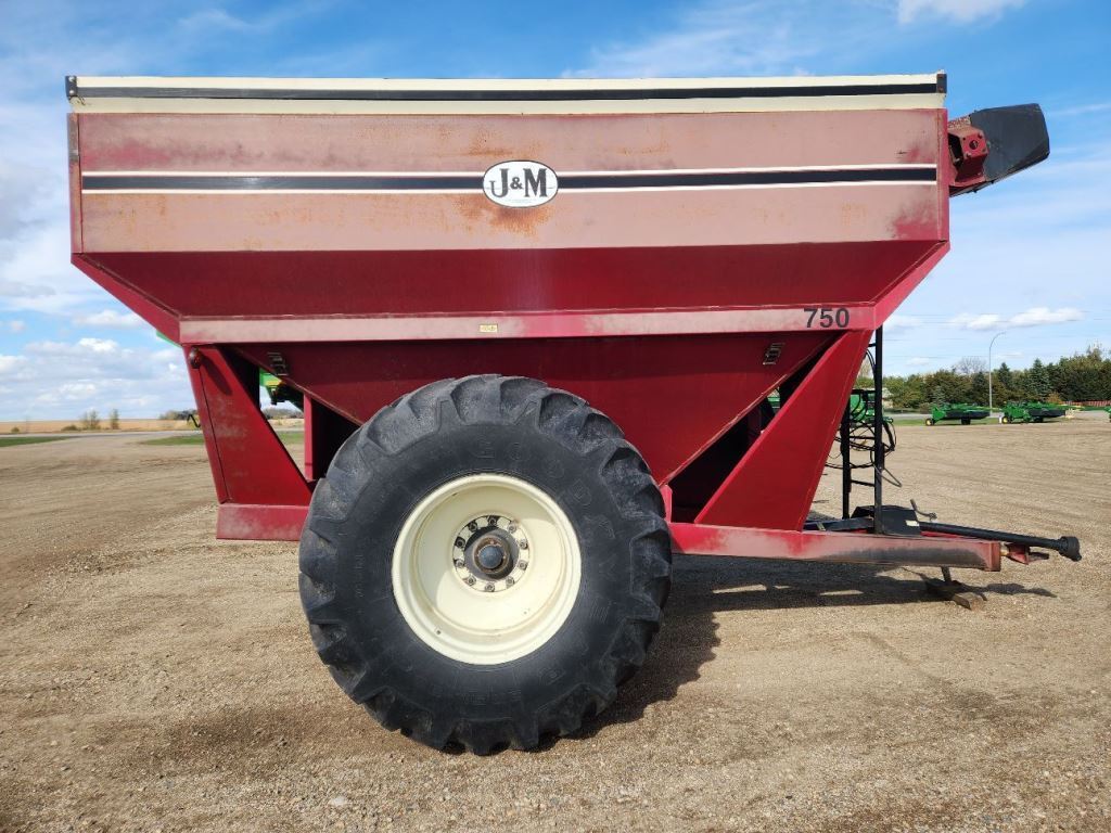 J&M 750 Grain Cart