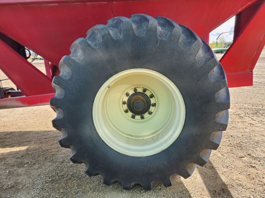  J&M 750 Grain Cart