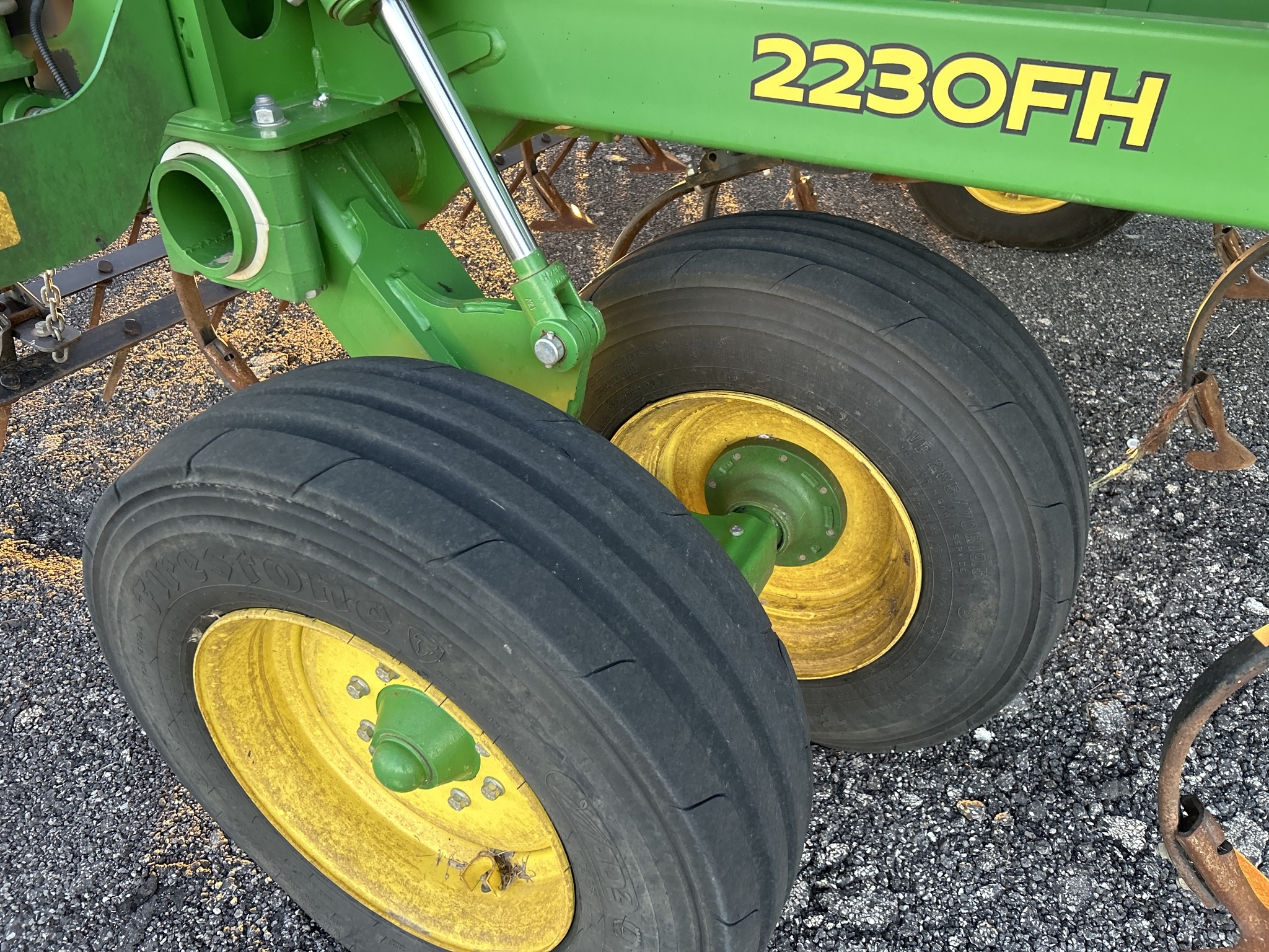 2019 John Deere 2230FH Field Cultivator