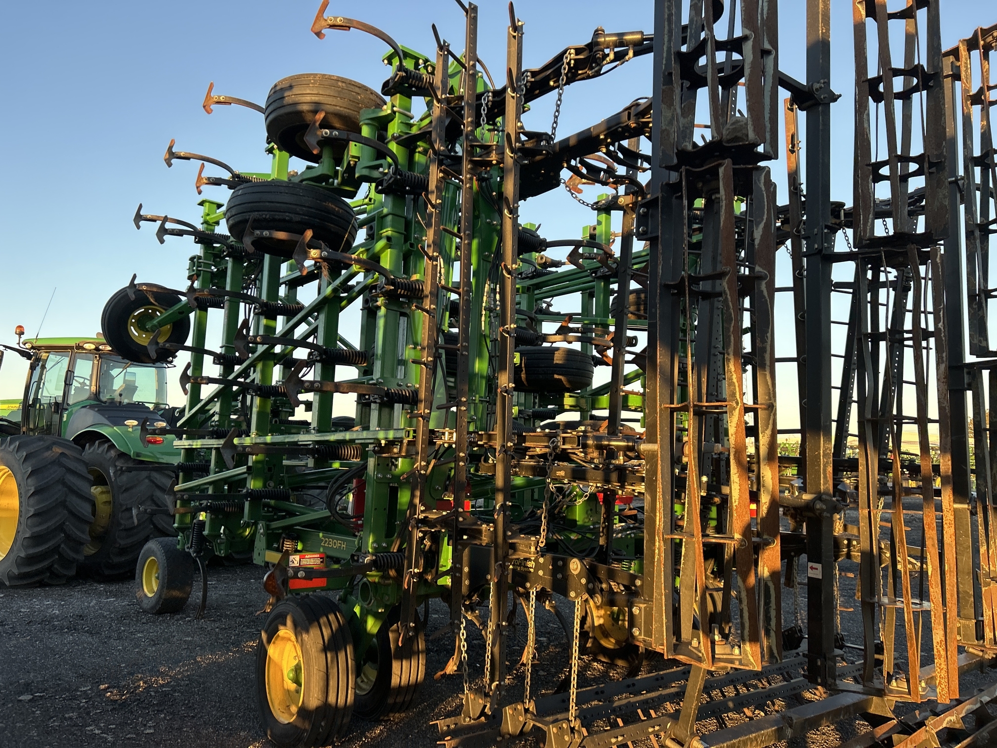 2019 John Deere 2230FH Field Cultivator