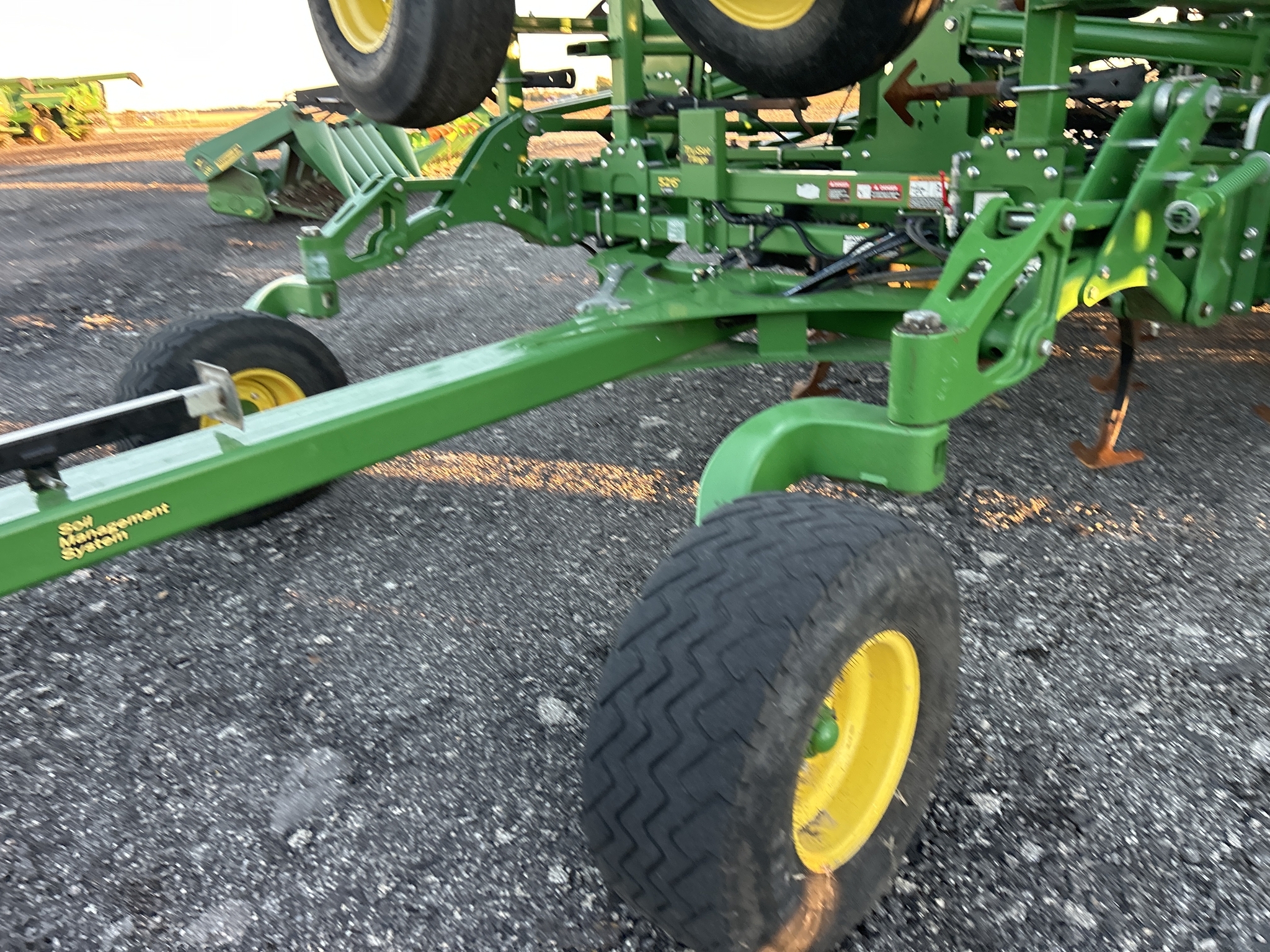 2019 John Deere 2230FH Field Cultivator