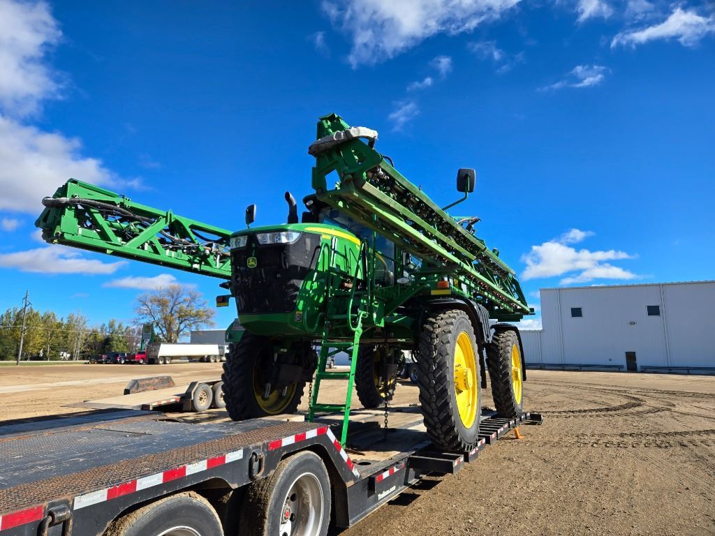 2020 John Deere R4038 Self-Propelled Sprayer
