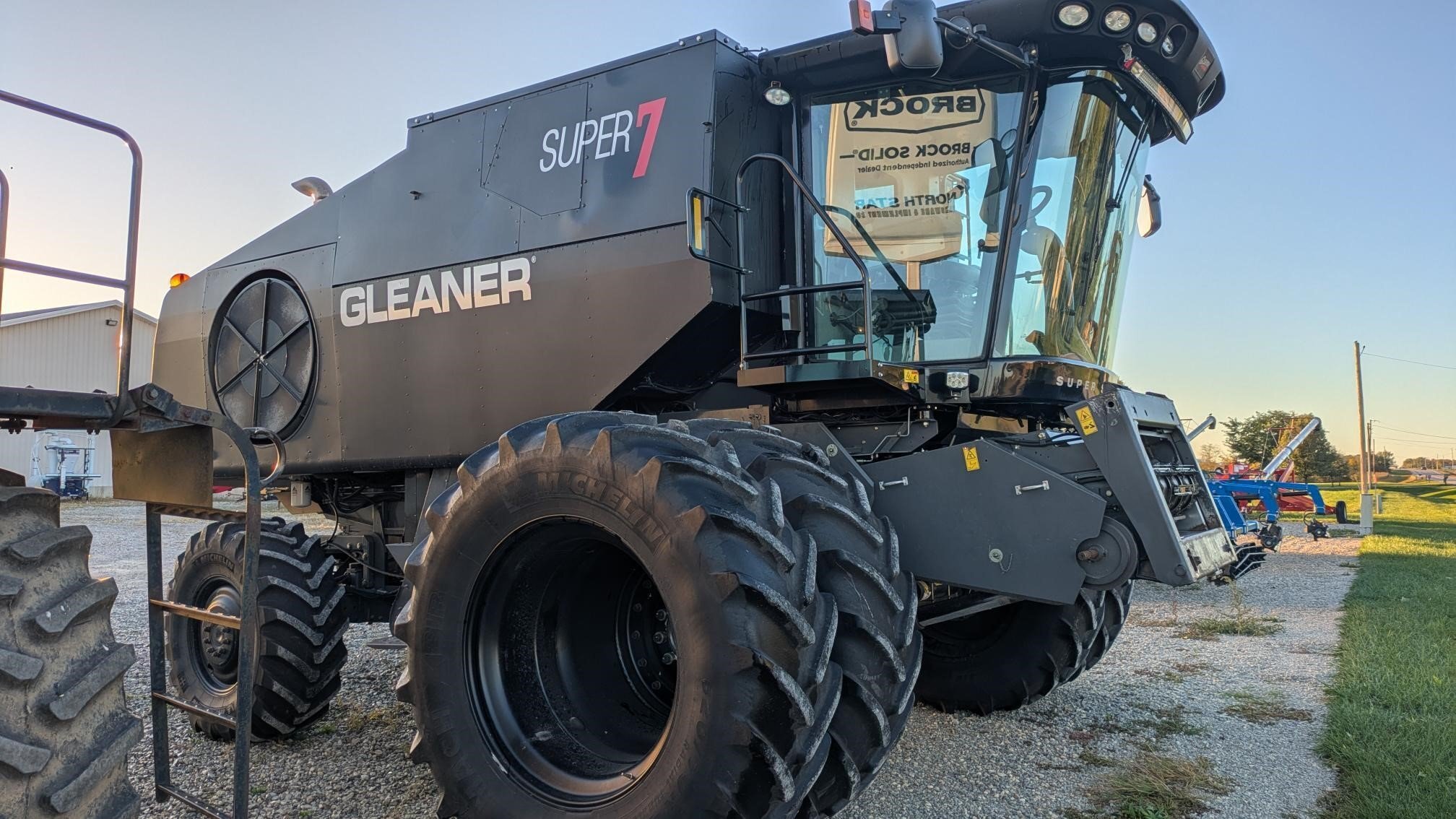 2010 Gleaner S77 Combine