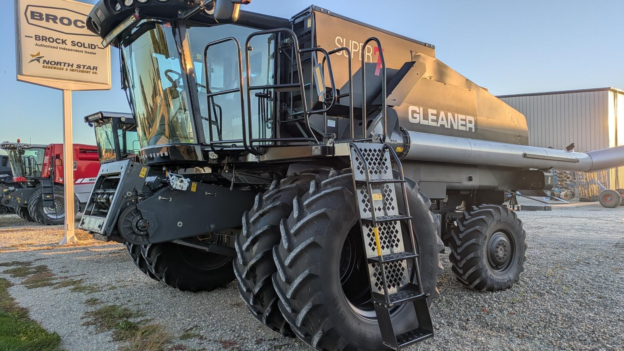 2010 Gleaner S77 Combine