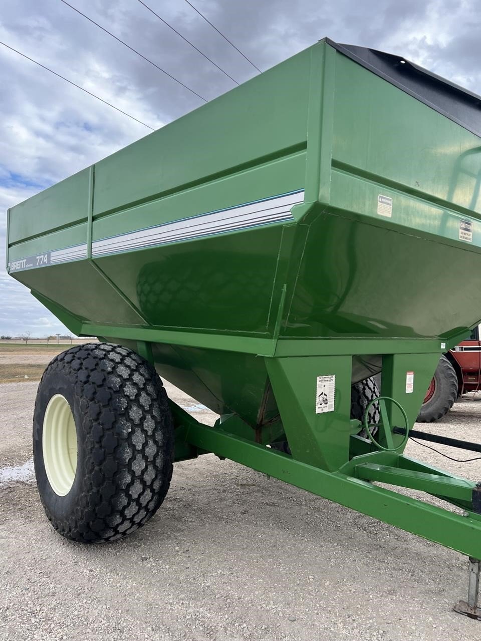 1996 Brent 744 Gravity Wagon