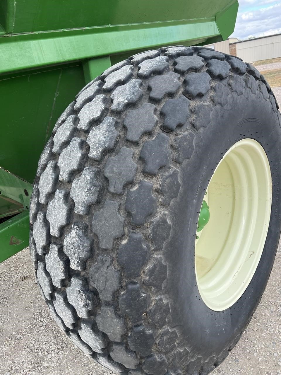 1996 Brent 744 Gravity Wagon