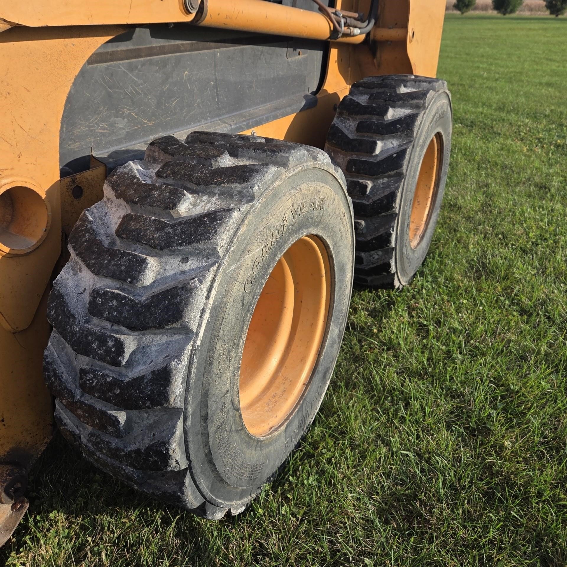 2002 Case 60XT Skid Steer