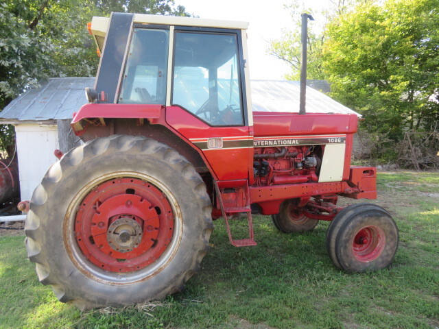 1979 International Harvester 1086 Tractor