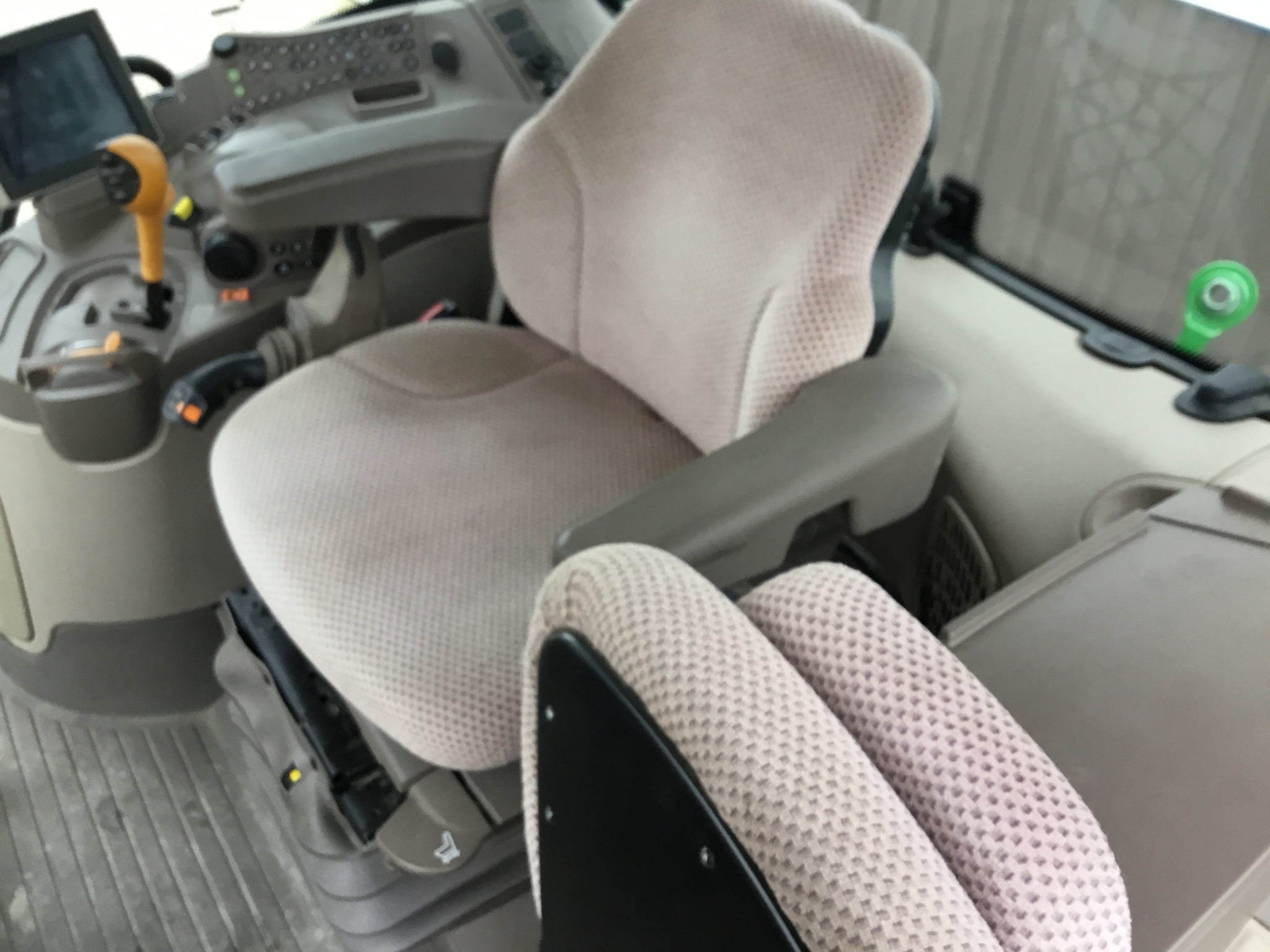 2022 John Deere 6R 155 Tractor