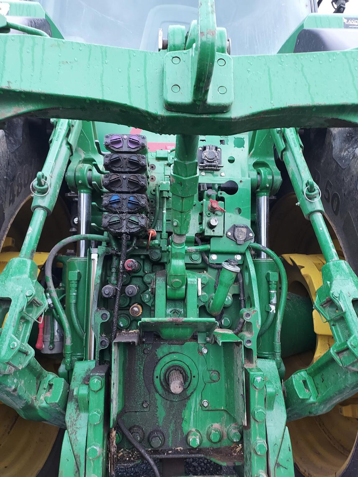 2020 John Deere 7R 290 Tractor