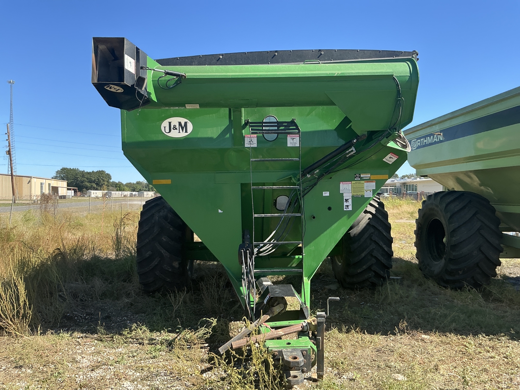 2021 J&M 875 Grain Cart