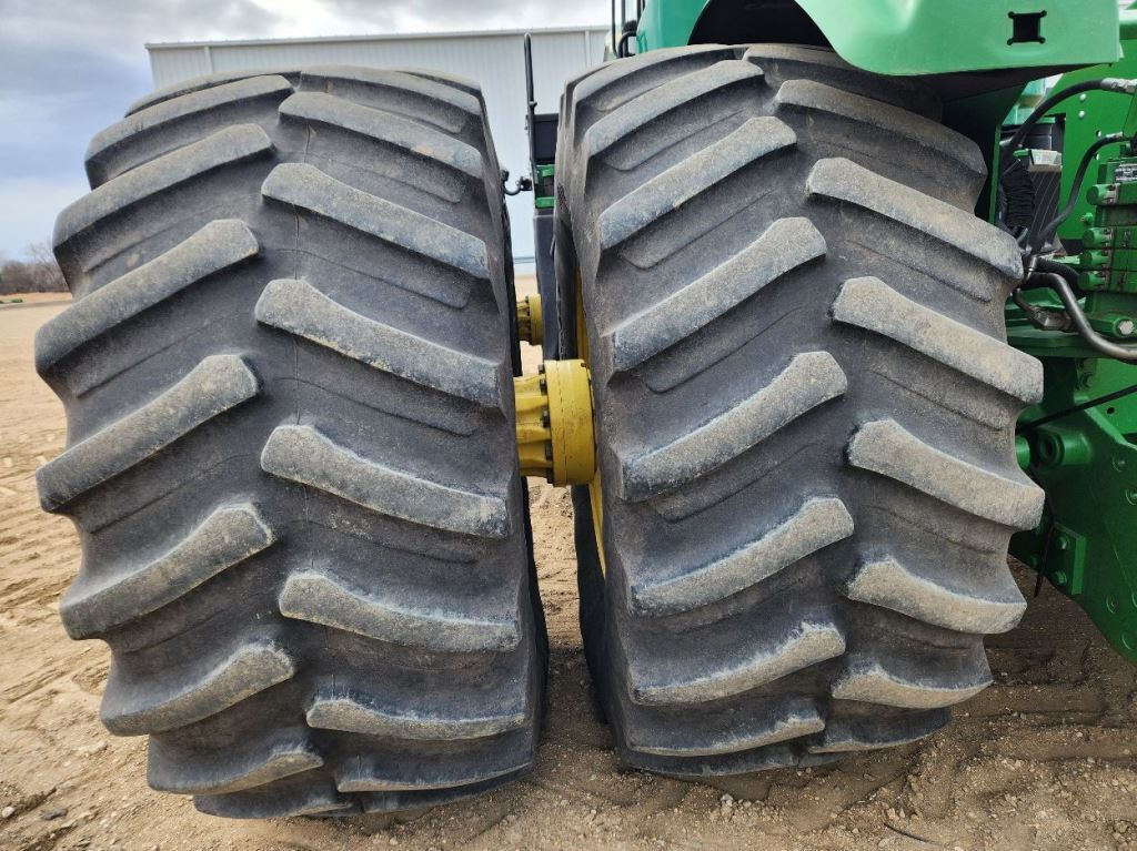 2012 John Deere 9560R Tractor