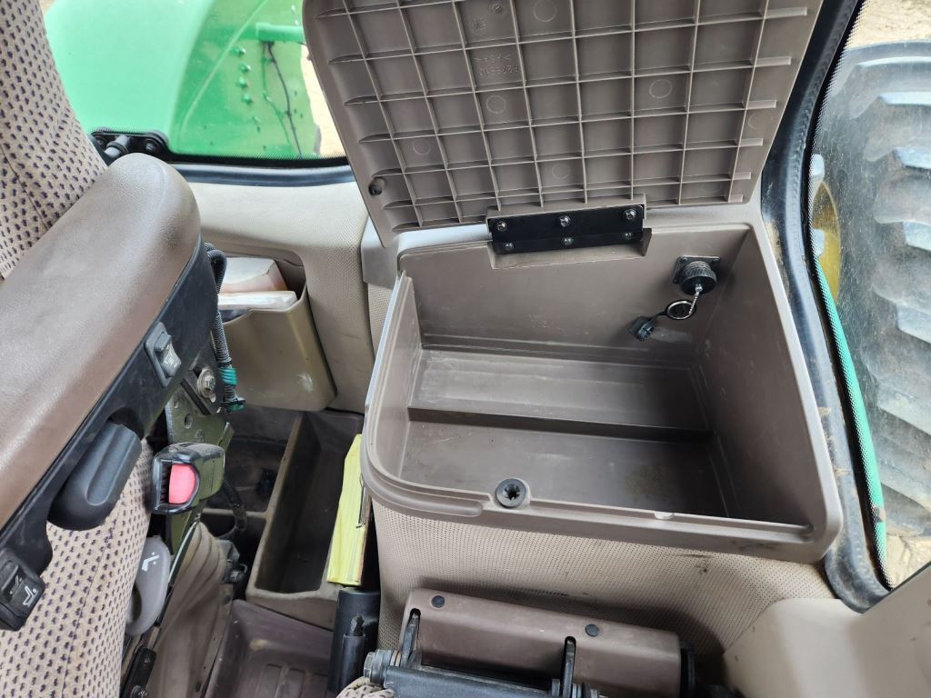 2012 John Deere 9560R Tractor