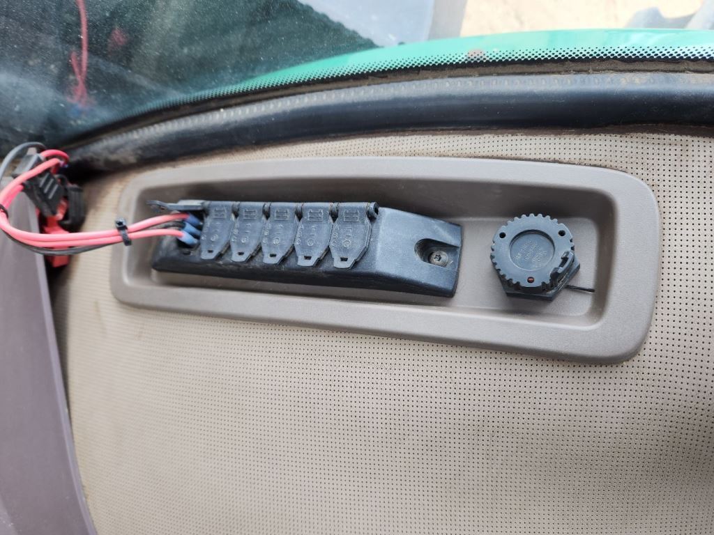 2012 John Deere 9560R Tractor