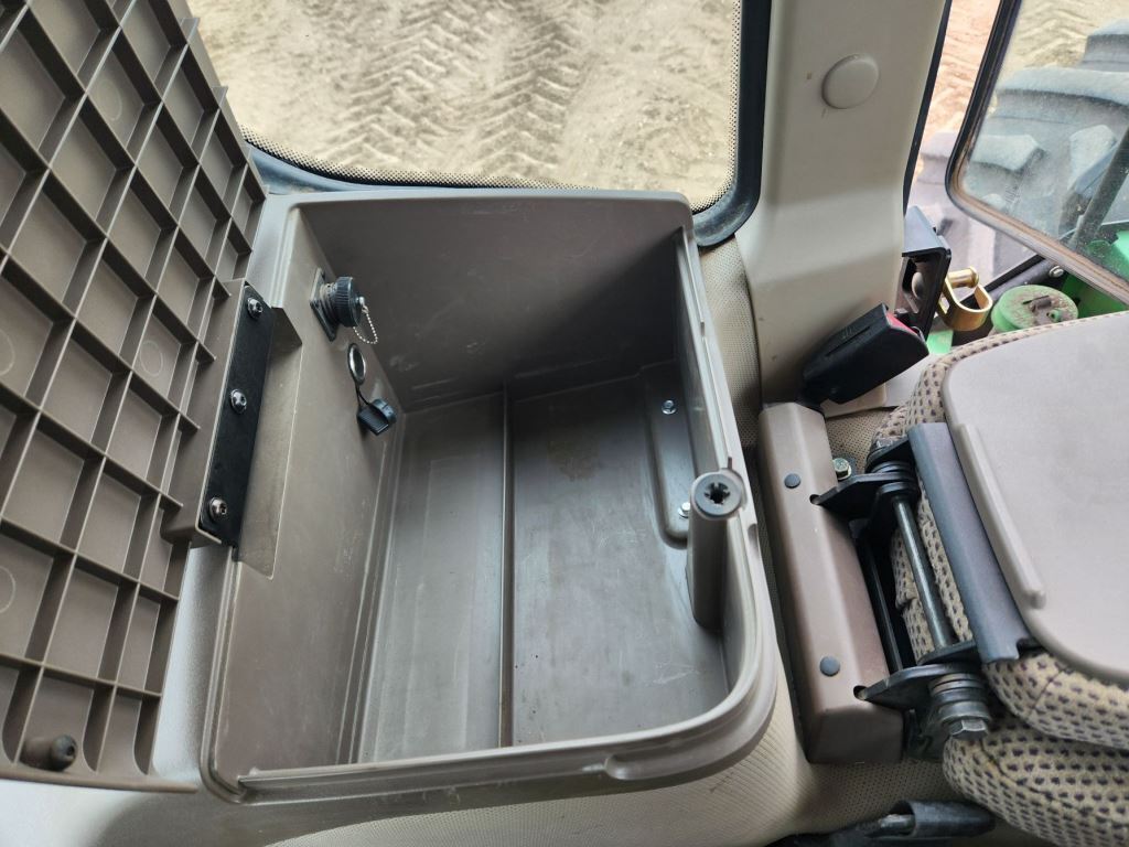 2012 John Deere 9560R Tractor