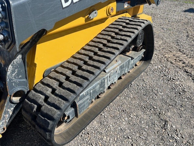 2023 Deere 331G Skid Steer