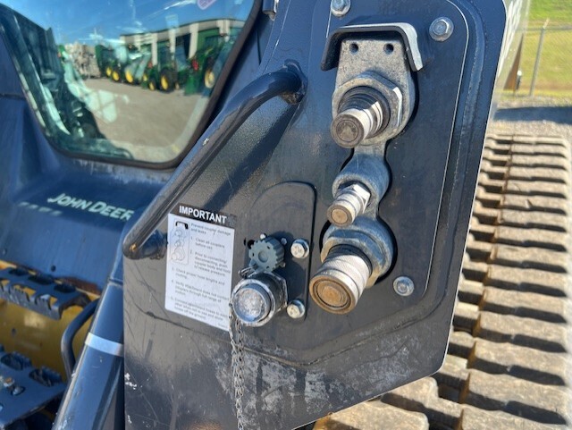 2023 Deere 331G Skid Steer