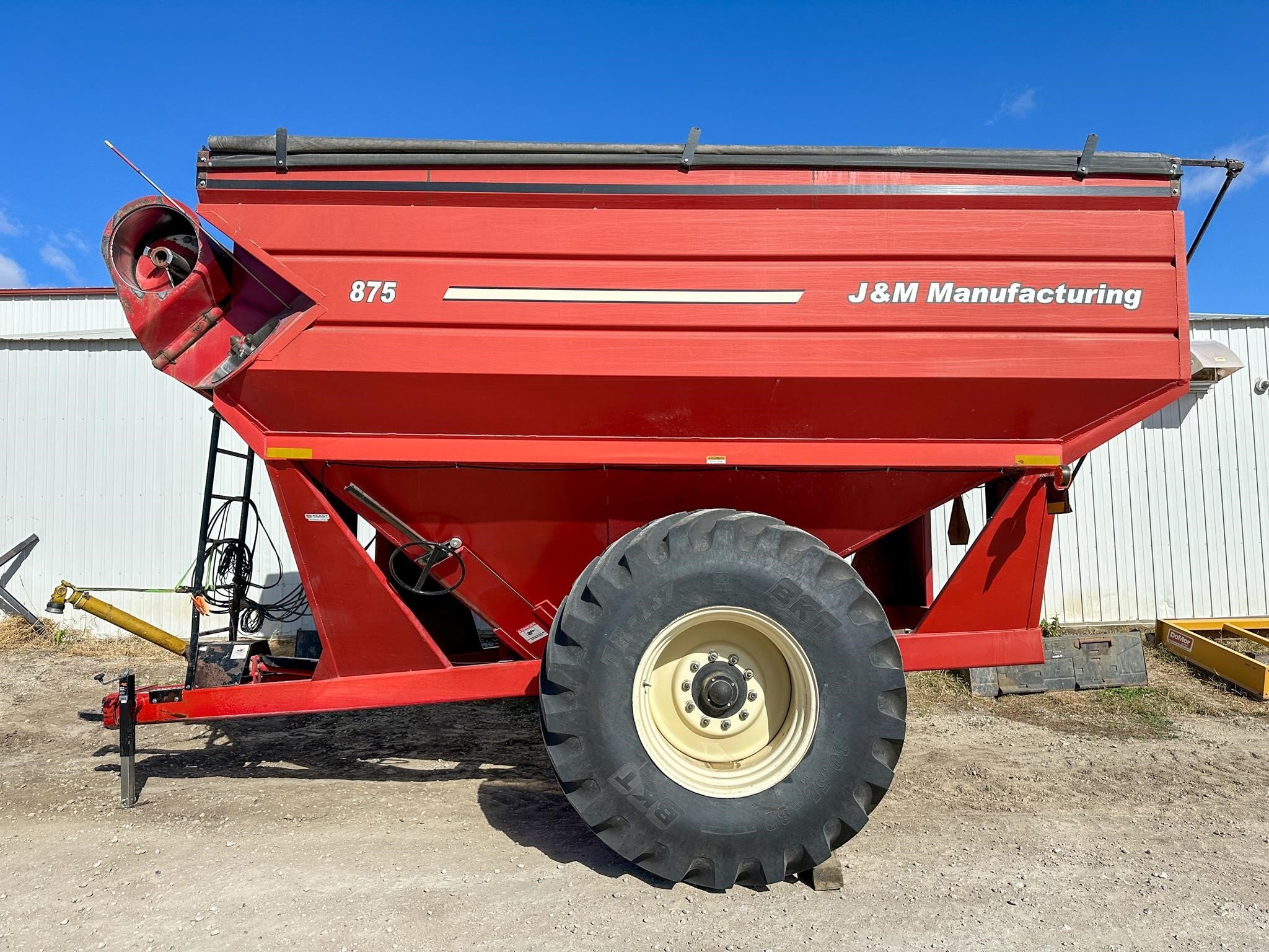 2010 J&M 875 Grain Cart