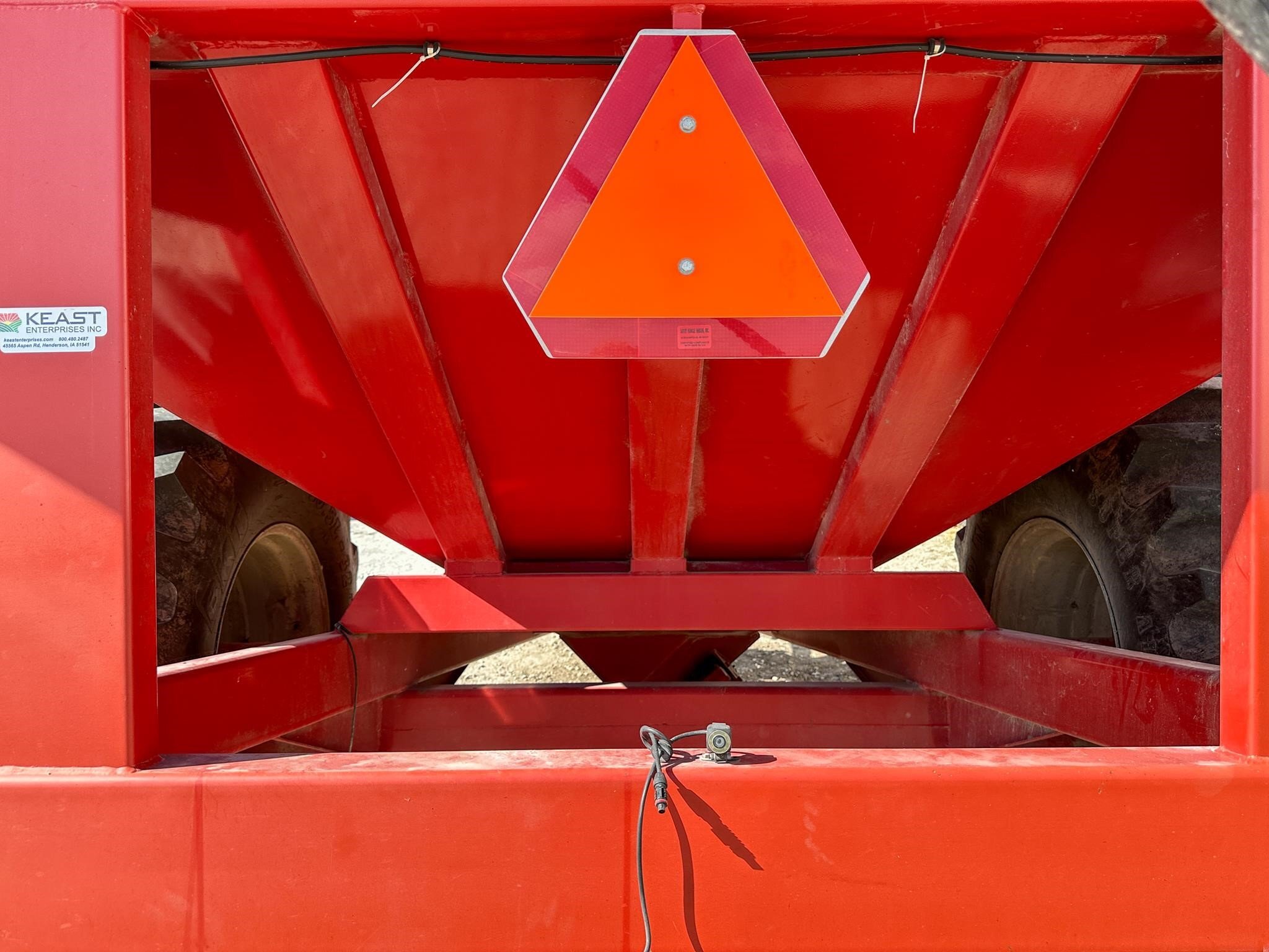 2010 J&M 875 Grain Cart