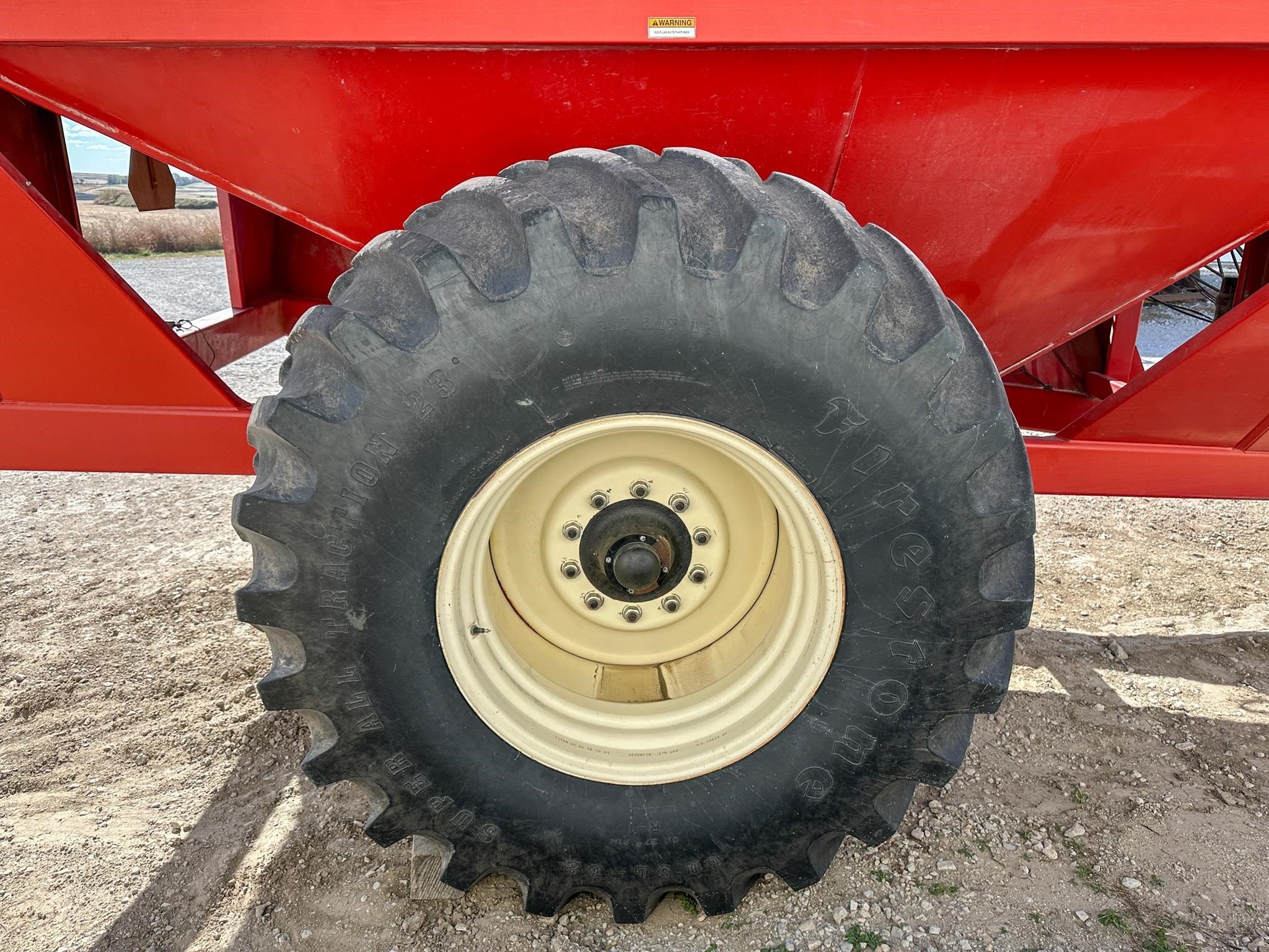 2010 J&M 875 Grain Cart