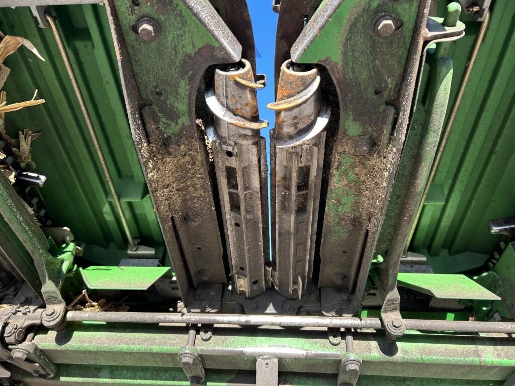 2010 John Deere 612C Corn Head