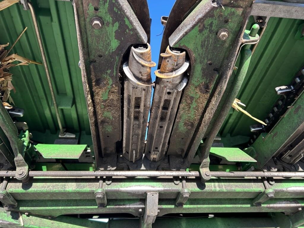 2010 John Deere 612C Corn Head