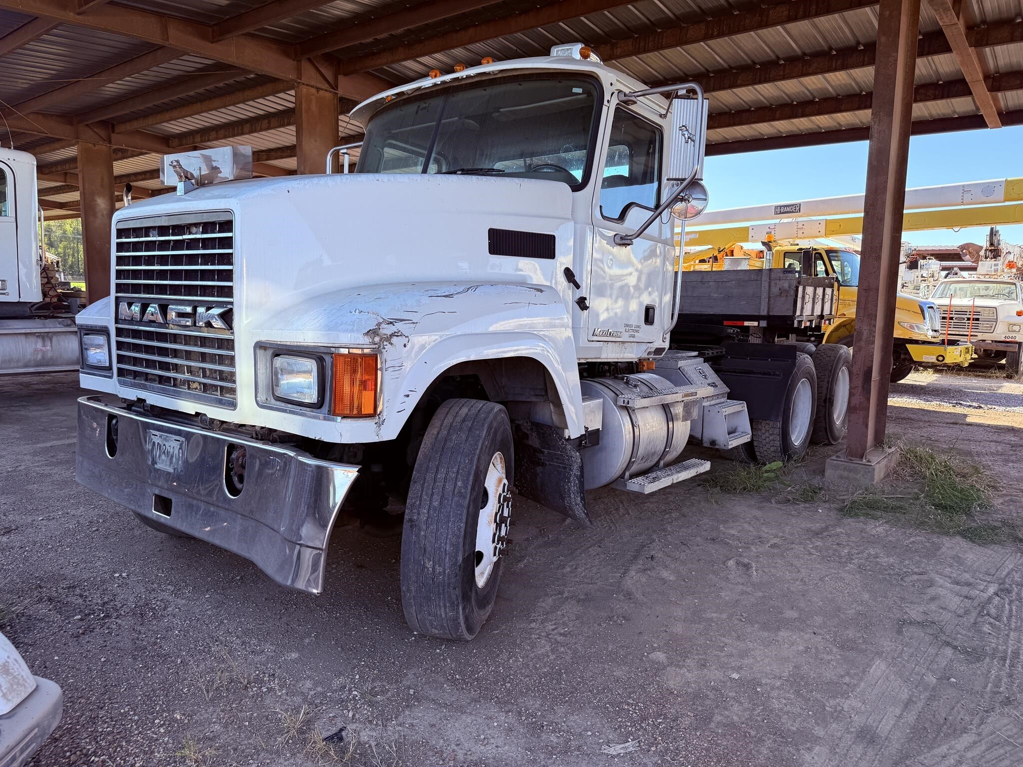 2007 Mack CHN613 Semi Trucks/Trailer
