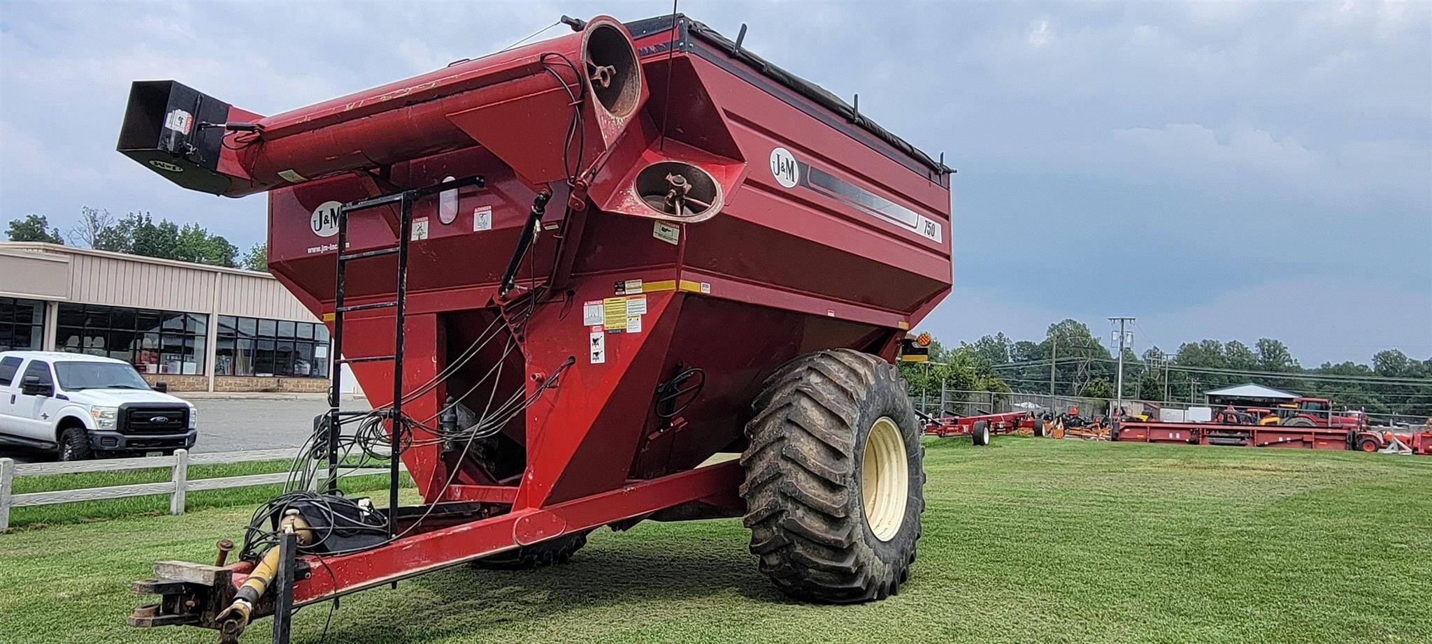 2013 J&M 750-18 Grain Cart